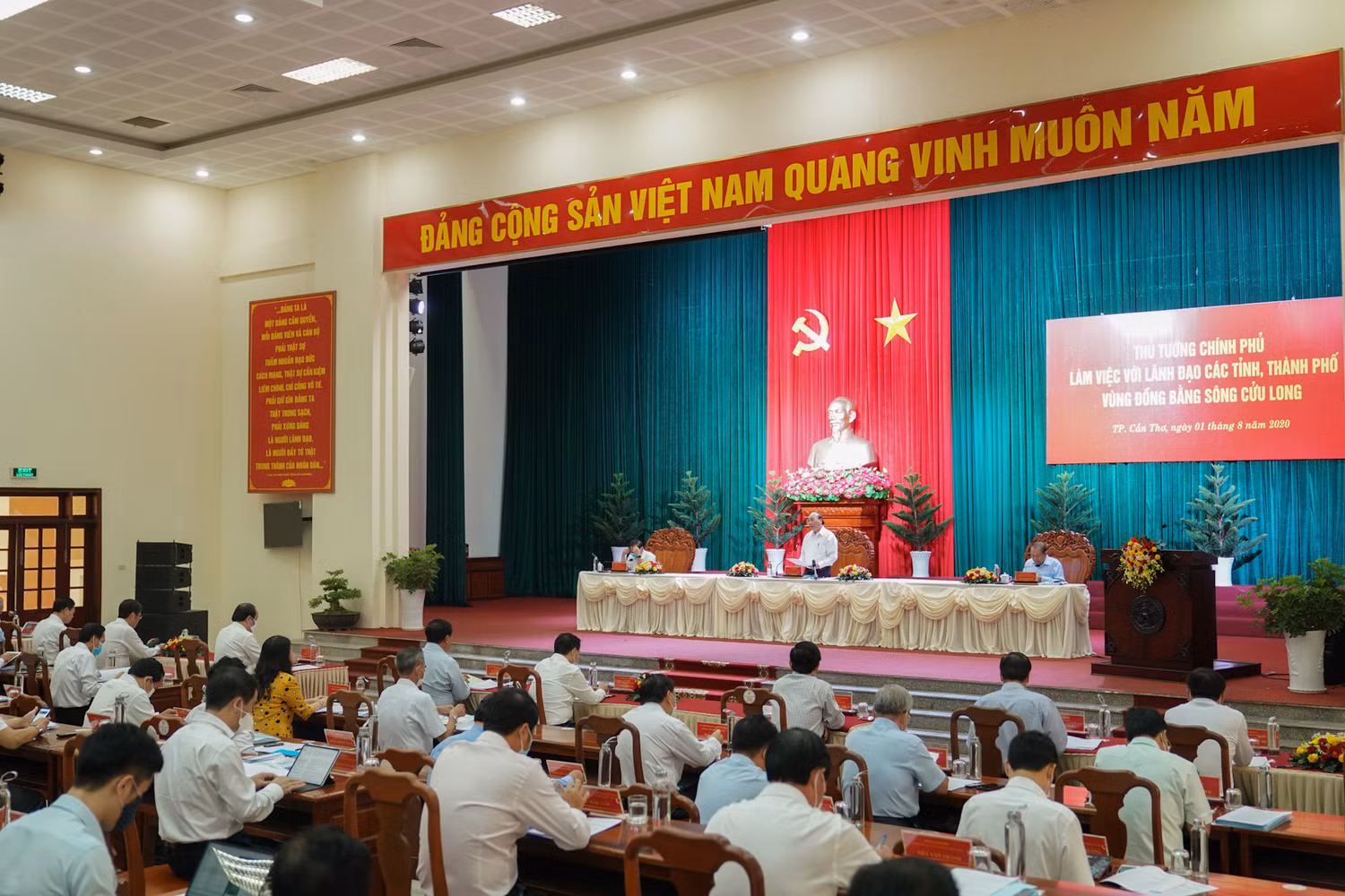 Quang cảnh buổi làm việc. Ảnh: VGP