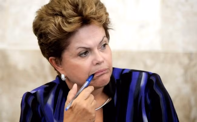 Tổng thống Brazil bị truất quyền làm sao phá thế "ngồi chơi xơi nước"? ảnh 2