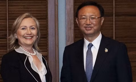 Ngoại trưởng Mỹ và người đồng cấp Trung Quốc. Ảnh: Wall Street Journal Ngoại trưởng Mỹ và người đồng cấp Trung Quốc. Ảnh: Wall Street Journal