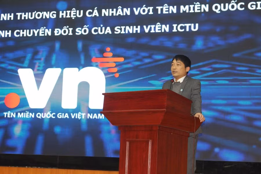 thay-Nghia.jpg
