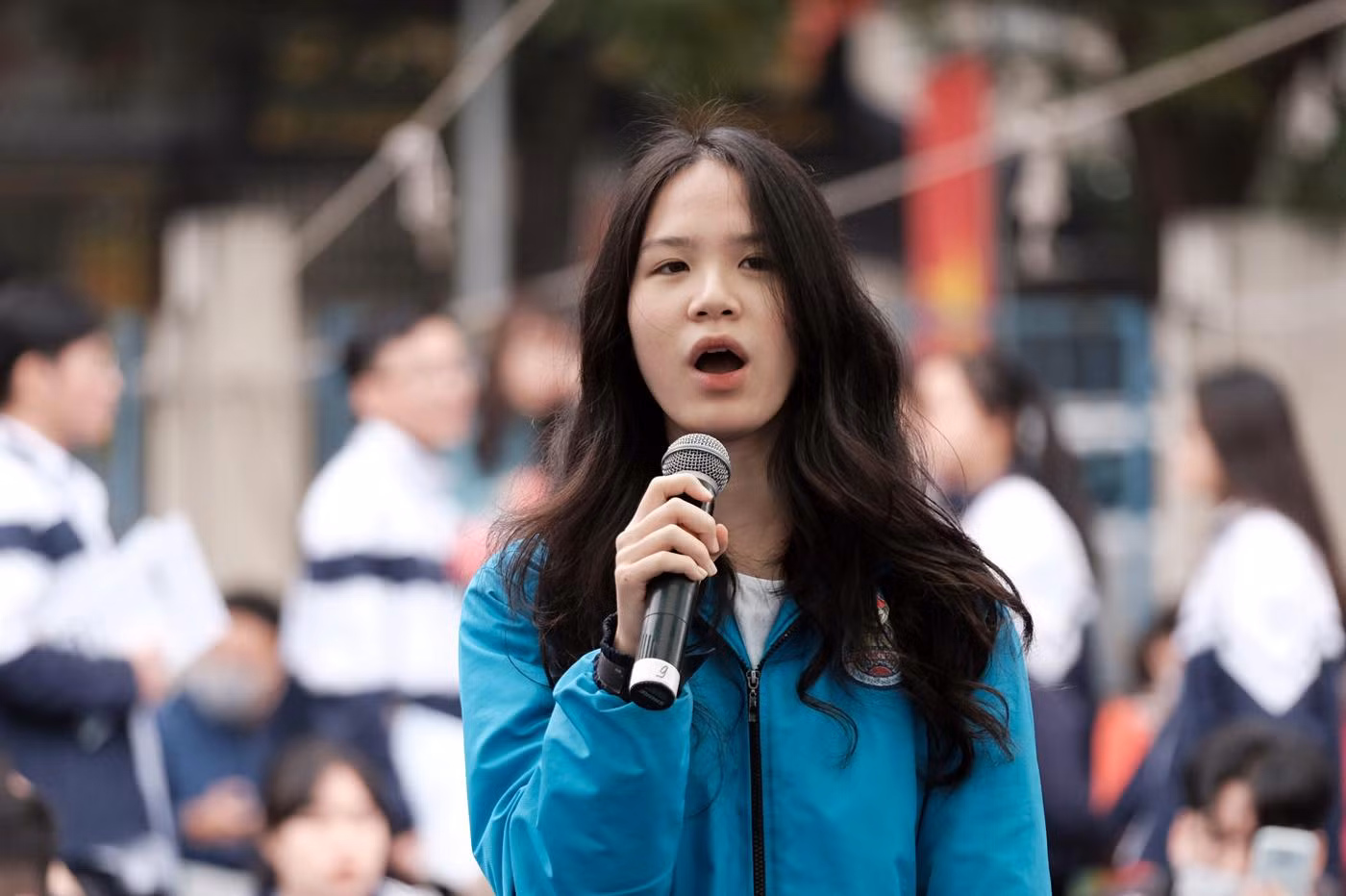 Nhiều học sinh đặt câu hỏi liên quan đến các quy định về tuyển sinh (Ảnh: CTV)
