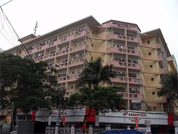 ại làng sinh viên Hacinco, nhiều ngày nay trời mưa và lạnh đã khiến cho cuộc sống của sinh viên bị đảo lộn khá nhiều. <<Đắng lòng nhà trọ ổ chuột sinh viên <<NHỮNG NỮ SINH DIỆN DÁO DÀI ĐẸP HƠN CẢ HOA HẬU MAI PHƯƠNG THÚY(P29) <<HOTGIRL HỌC V IỆN BÁO CHÍ ĐẸP RẠNG NGỜI TRONG SẮC THU <<NỮ SINH ĐH PHƯƠNG ĐÔNG THƯỚT THA ÁO DÀI <<NGẨN NGƠ TRƯỚC STYLE DỄ THƯƠNG CỦA HƯƠNG ZINNIE