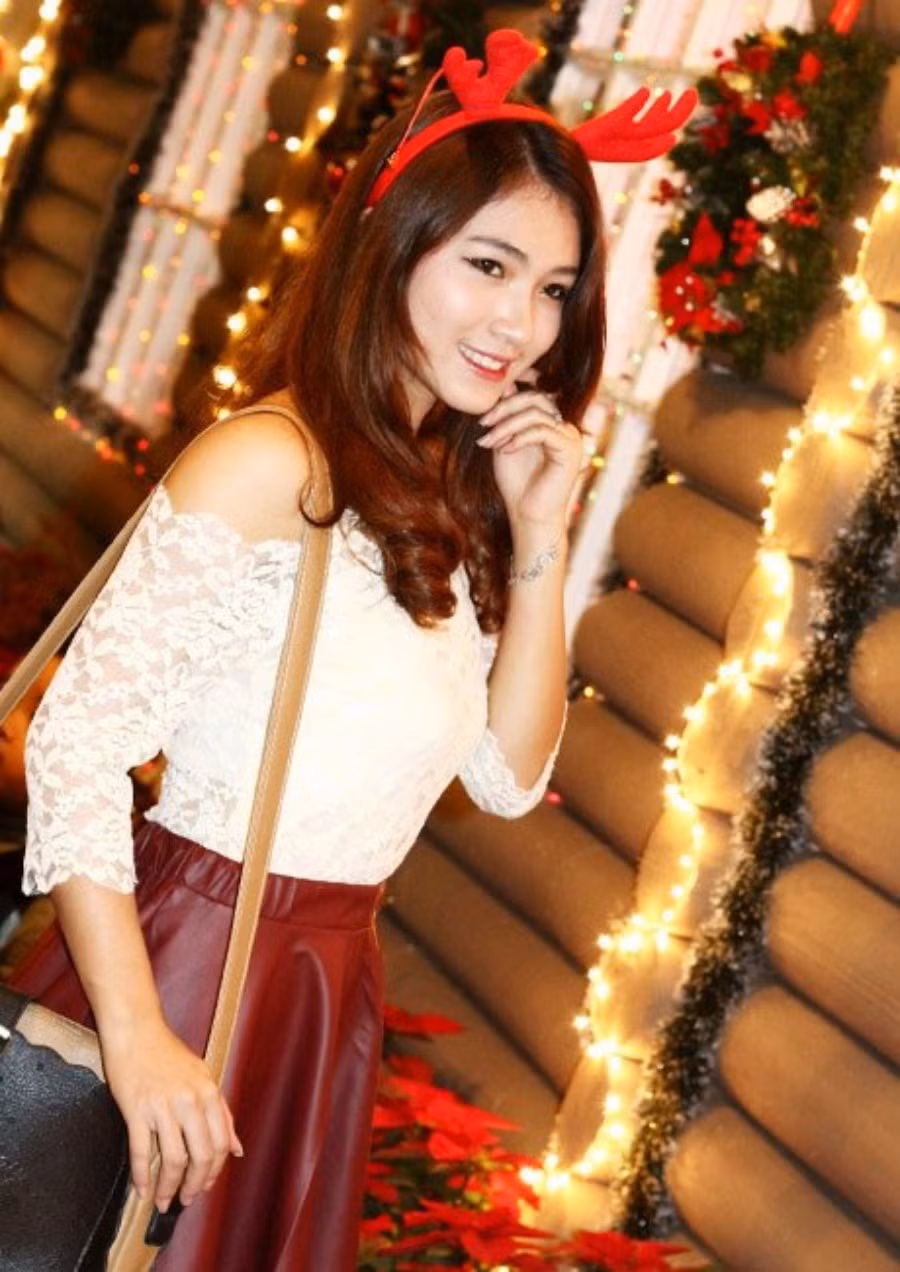 Cô tuần lộc xinh xắn >> NHAN SẮC YÊU KIỀU CỦA CÁC NỮ DOANH NHÂN TƯƠNG LAI >> Hotgirl Thảo My "đốt cháy mùa đông" đón Noel >> HOTGIRL KHẢ NGÂN, BẢO TRÂN KHIẾN SAO HÀN PHẢI GHEN TỊ >> Ngôi sao Missteen Thảo My khiến cộng đồng mạng "nổi sóng" >> MISS CUXI VIỆT HUÊ KHOE DÁNG XINH >> Hotgirl Linh Hàn gợi cảm đón mùa đông về >> Nữ sinh Học viện Hành chính hóa thân thành thôn nữ xinh đẹp >> HOA KHÔI SINH VIÊN YÊU KIỀU BÊN "NGỰA SẮT" >> Vẻ đẹp căng tràn của Hoa khôi Missteen Diễm Trang >>Những mỹ nhân từng học tại trường "nhà giàu" RMIT