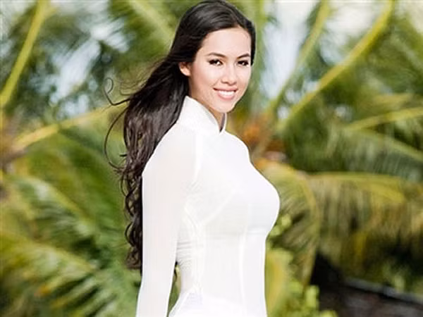 Đây là dự án cuối cùng tại Việt Nam trước khi Hoàng My đi du học tại Học viện điện ảnh New York, Mỹ. >>Miss ĐH Sư phạm Hà Nội diện áo dài cực xinh >> Phát sốt vì 4 nữ giáo viên xinh đẹp >>Hoa khôi ĐH Thương Mại 2012 duyên dáng áo dài >>Những hotgirl xinh đẹp làm "điên đảo" cư dân mạng (P8) >>Midu, Hà Min, Linh Hàn đọ dáng "nóng bỏng" >>Ngắm vẻ đẹp kiêu sa của Á hậu Hoàng Anh >>PHÁT SỐT VÌ NỮ THẠC SĨ ĐẸP NHẤT TRUNG QUỐC AI ĐẸP HƠN HOTGIRL KIM PHƯỢNG? >>Phát sốt vì nữ sinh Trung Quốc đẹp như siêu mẫu