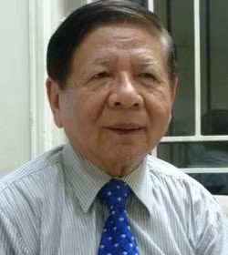 Nghị lực phi thường của nữ sinh sư phạm mồ côi cả cha lẫn mẹ ảnh 2 Nguyên Thứ trưởng Bộ Giáo dục từng đi bộ 120 km tới trường