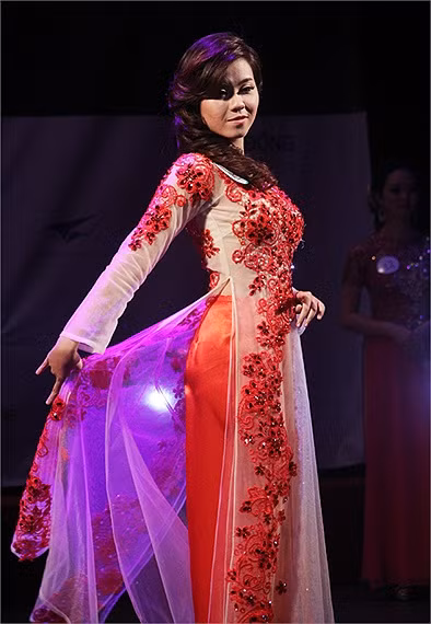 >> NHAN SẮC YÊU KIỀU CỦA CÁC NỮ DOANH NHÂN TƯƠNG LAI >> Hotgirl Thảo My "đốt cháy mùa đông" đón Noel >> HOTGIRL KHẢ NGÂN, BẢO TRÂN KHIẾN SAO HÀN PHẢI GHEN TỊ >> Ngôi sao Missteen Thảo My khiến cộng đồng mạng "nổi sóng" >> MISS CUXI VIỆT HUÊ KHOE DÁNG XINH >> Hotgirl Linh Hàn gợi cảm đón mùa đông về >> Nữ sinh Học viện Hành chính hóa thân thành thôn nữ xinh đẹp >> HOA KHÔI SINH VIÊN YÊU KIỀU BÊN "NGỰA SẮT" >> Vẻ đẹp căng tràn của Hoa khôi Missteen Diễm Trang >>Những mỹ nhân từng học tại trường "nhà giàu" RMIT