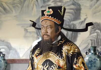 Kim Siêu Quần vai Bao Thanh Thiên trong phim cùng tên, sản xuất 1993.