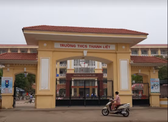 Các em học sinh tại trường trung học cơ sở Thanh Liệt tham gia bảo hiểm y tế với tỷ lệ cao, nhiều em được bảo hiểm chi trả khi không may ốm đau phải nhập viện. (Ảnh: H.A)