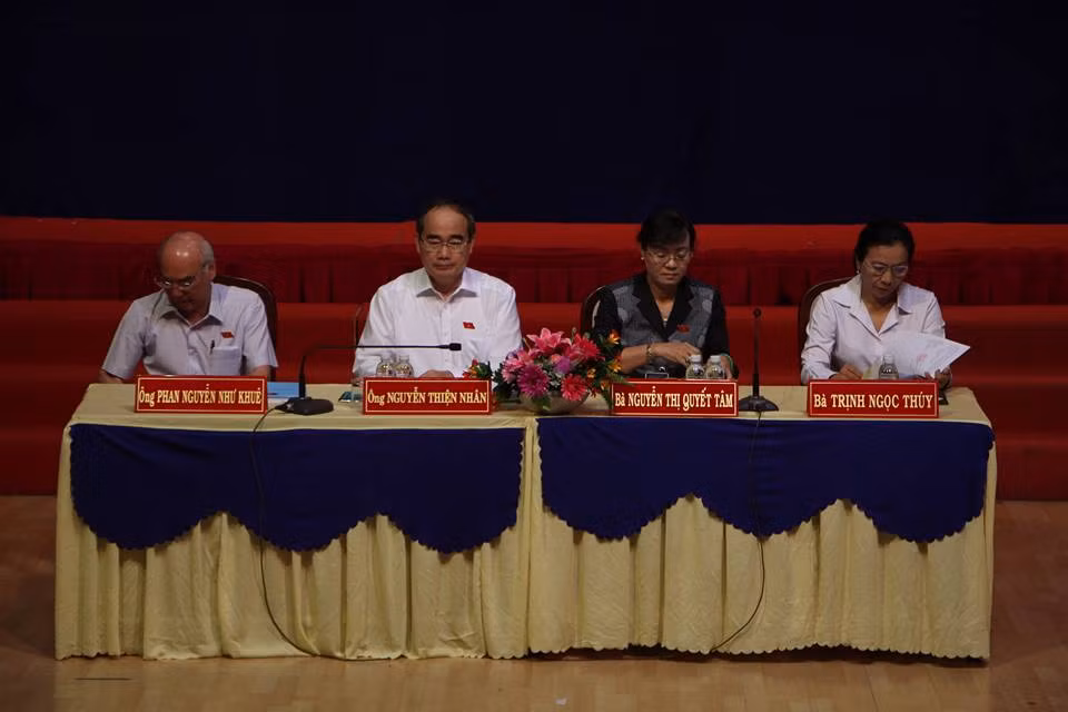 Các đại biểu trong buổi tiếp xúc cử tri ngày 20/10. (Ảnh: H.L) Các đại biểu trong buổi tiếp xúc cử tri ngày 20/10. (Ảnh: H.L)