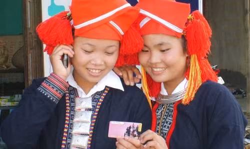 Vinaphone hỗ trợ ngôn ngữ cụ thể của từng dân tộc. Vinaphone hỗ trợ ngôn ngữ cụ thể của từng dân tộc.