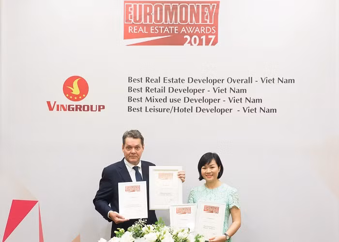Tập đoàn Vingroup được tạp chí Tài chính toàn cầu Euromoney trao danh hiệu “Nhà phát triển bất động sản tốt nhất Việt Nam”.