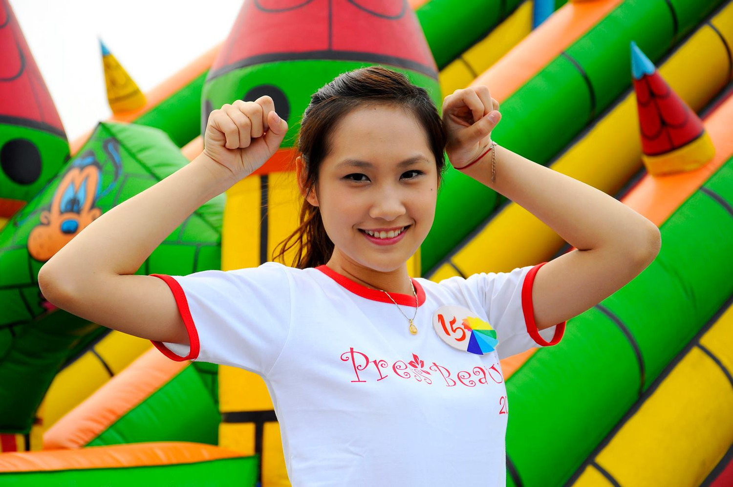 Đối với em, là một nhà báo em có thể được đi nhiều nơi, được khám phá những phong tục tập quán ở khắp mọi miền trên đất nước và thế giới. Mỗi ngày sẽ là một sự trải nghiệm thú vị để rồi từ đó em học hỏi được nhiều điều và chia sẻ những trải ngiệm đó với độc giả. Đối với em, là một nhà báo em có thể được đi nhiều nơi, được khám phá những phong tục tập quán ở khắp mọi miền trên đất nước và thế giới. Mỗi ngày sẽ là một sự trải nghiệm thú vị để rồi từ đó em học hỏi được nhiều điều và chia sẻ những trải ngiệm đó với độc giả.