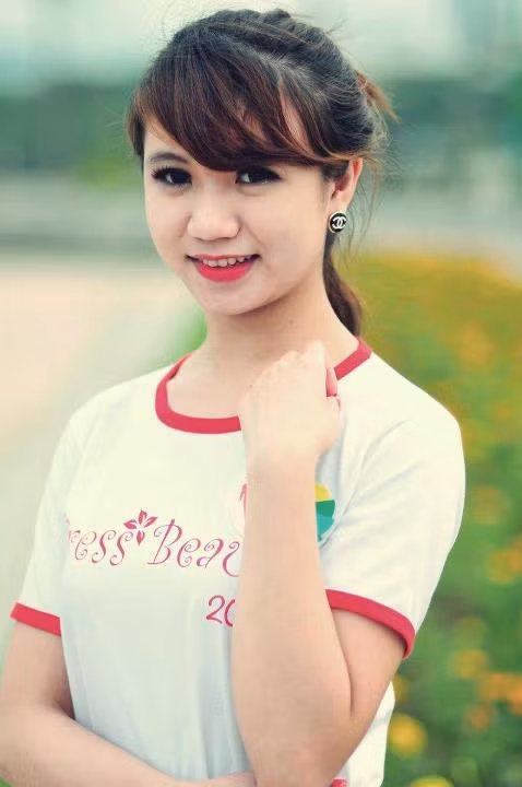 Tôi đã thi vào khoa truyền hình với ước mơ trở thành một MC đem đến tiếng nói và món ăn tinh thần bổ ích cho công chúng. Càng học càng được tìm hiểu về nghề báo tôi càng thấy thích thú và đam mê hơn với nghề này. Tôi sẽ quyết tâm trở thành nữ nhà báo trong tương lai. Nghề báo chính là thư kí trung thành của xã hội là những người làm đẹp hơn cho cuộc đời.