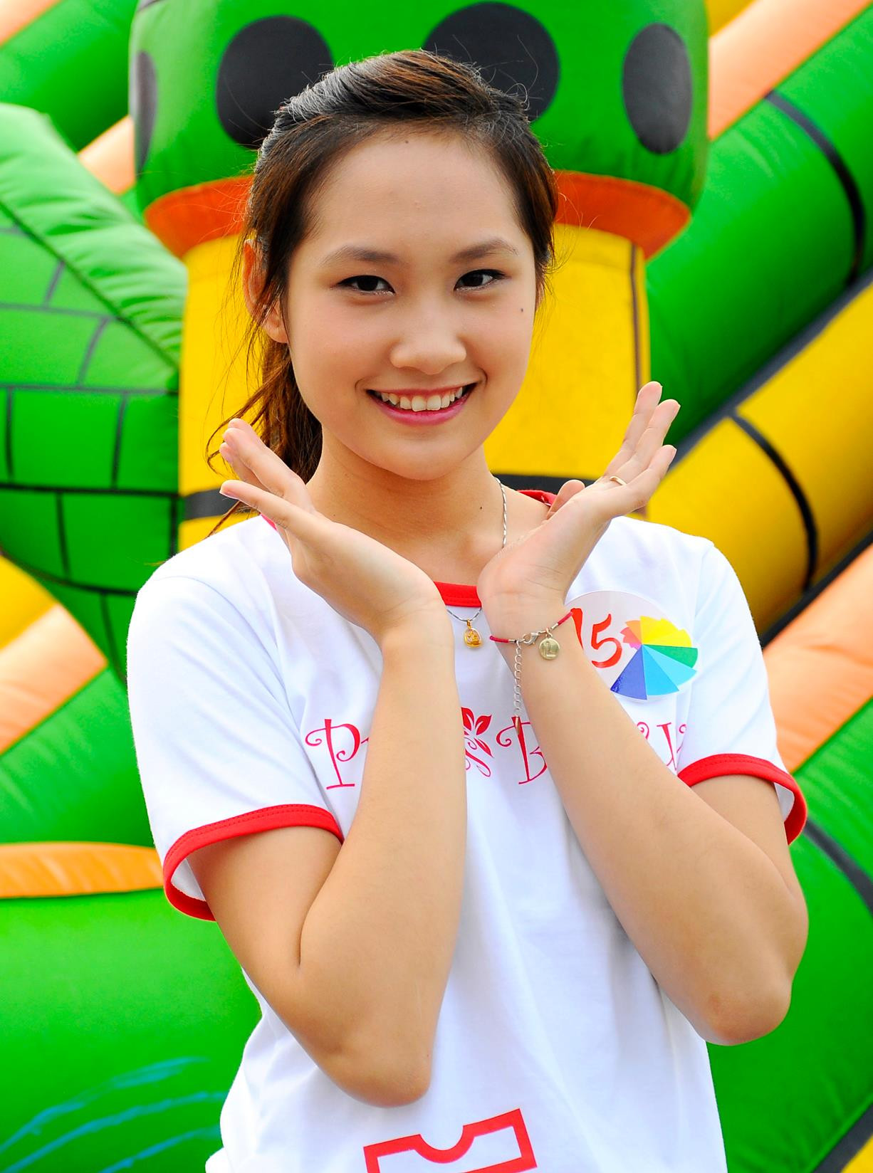 Nghề báo quả thực là một nghề vô cùng thiêng liêng và cao quý, người nhà báo đối với em như những anh hùng của thời nay. Nghề báo quả thực là một nghề vô cùng thiêng liêng và cao quý, người nhà báo đối với em như những anh hùng của thời nay.