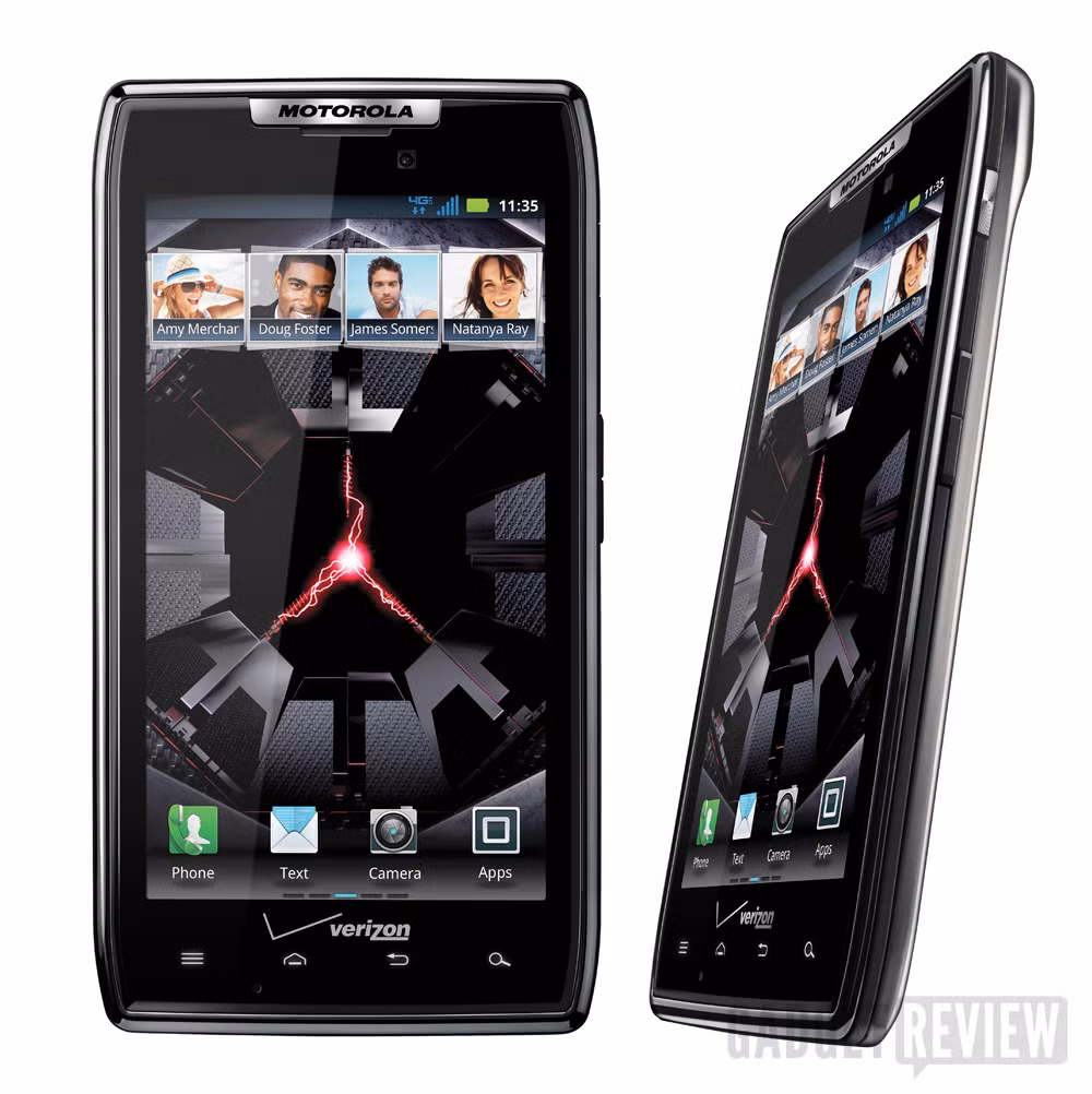 8. Motorola Droid RAZR Motorola Droid RAZR ra mắt vào tháng 10 năm 2011. Máy sở hữu màn hình cảm ứng điện dung Super AMOLED 4,3 inch với độ phân giải 540 x 960 pixel. Droid RAZR sử dụng vi xử lý lõi kép 1,2 GHz, 1GB RAM, khe cắm thẻ mở rộng microSD, camera 8 Megapixel hỗ trợ chức năng quay phim Full-HD 1080p cùng kết nối mạng 4G LTE và hệ điều hành Android 2.3.5 Gingerbread. Đặc biệt Droid RAZR là smartphone mỏng nhất hiện nay chỉ có 7,1mm.