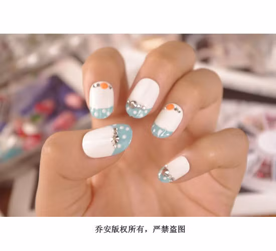 Nếu thích màu trắng, bạn có thể thay đổi tone màu chủ đạo hoặc thay đổi kết cấu màu sắc theo sở thích. Chúc bạn thành công!