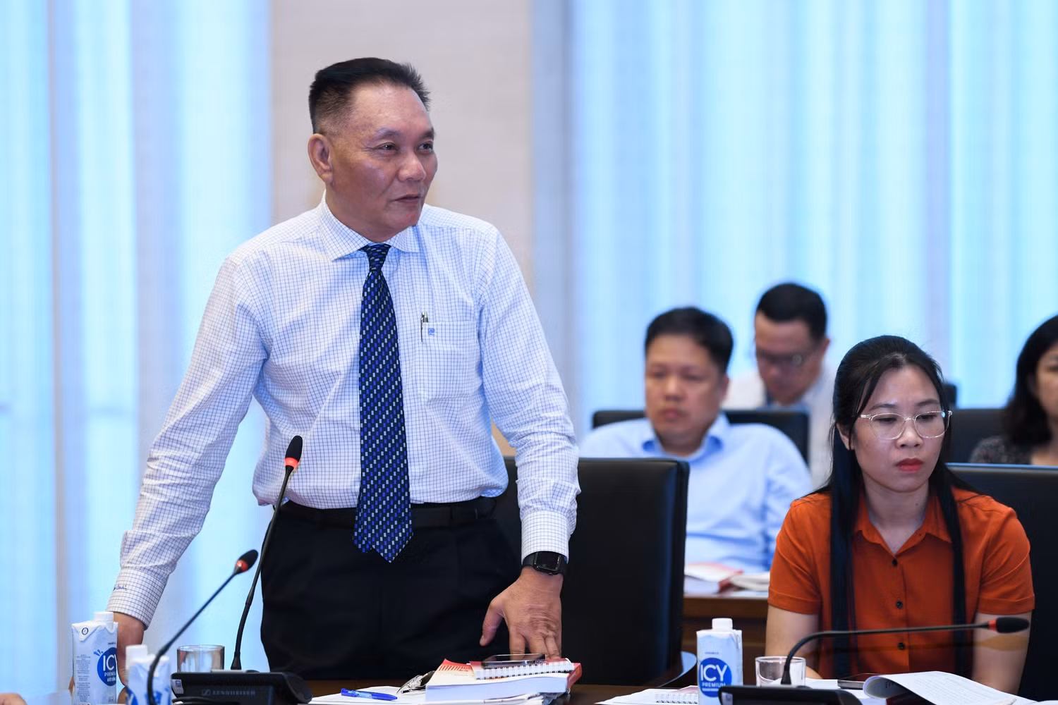 Phó Giáo sư, Tiến sĩ khoa học Phạm Đức Chính bày tỏ lo ngại tình trạng để lãng phí nguồn nhân lực giáo sư, phó giáo sư ở các ngành khoa học cơ bản. Phó Giáo sư, Tiến sĩ khoa học Phạm Đức Chính bày tỏ lo ngại tình trạng để lãng phí nguồn nhân lực giáo sư, phó giáo sư ở các ngành khoa học cơ bản.