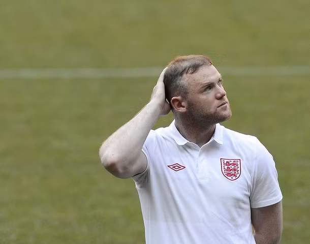 Sau khi không thể chơi 2 trận đầu ở vòng bảng do phải thụ án treo giò, Rooney đang rất khao khát được ra sân thi đấu và lập công cho ĐT Anh.