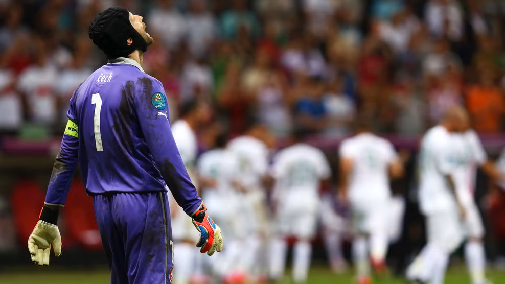 Vẻ buồn bã của Cech... Vẻ buồn bã của Cech...