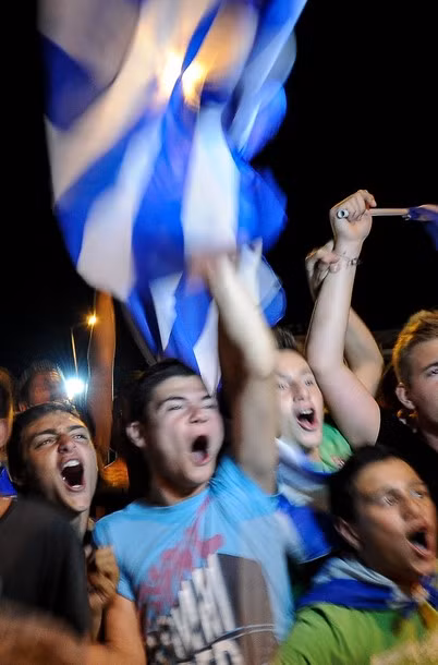 CĐV Hy Lạp ăn mừng ở các khu Fanzone