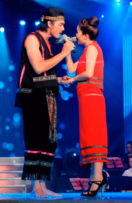 Ngọn lửa cao nguyên của Song Ngọc cực sung và cuồng nhiệt Ngọn lửa cao nguyên của Song Ngọc cực sung và cuồng nhiệt