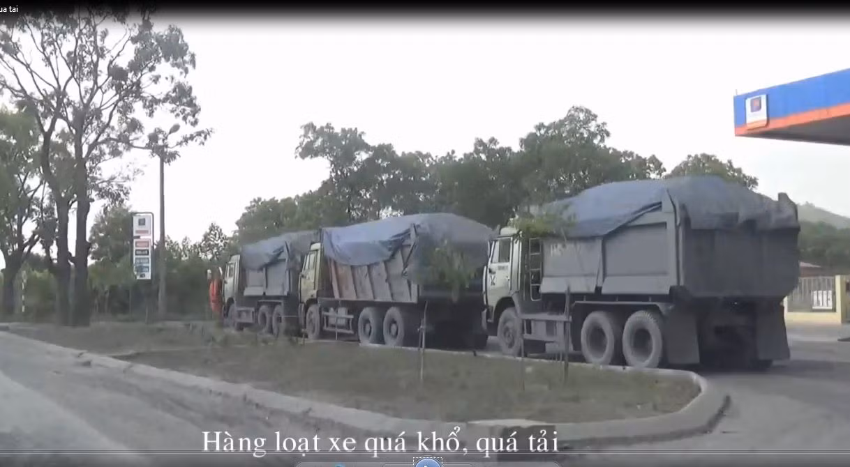 Từng đoàn xe quá tải nối đuôi nhau cày nát các tuyến đường tại TP. Uông BÍ Từng đoàn xe quá tải nối đuôi nhau cày nát các tuyến đường tại TP. Uông BÍ