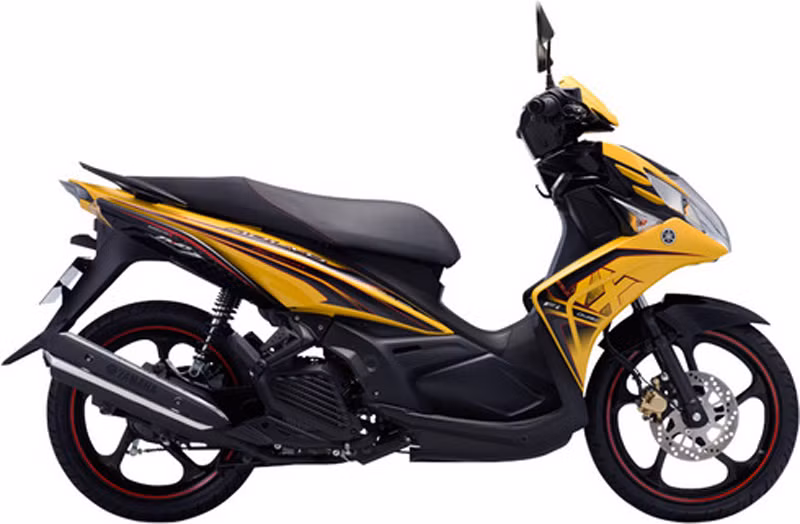 Động cơ là loại 125 phân khối phun xăng điện tử, làm mát bằng dung dịch. Công suất 10,4 mã lực tại vòng tua 5.000 vòng/phút, mô-men xoắn cực đại 10,5 Nm tại vòng tua 6.000 vòng/phút. Dẫn động dây đai.Động cơ này của Nouvo mới có công suất cao hơn 1,4 mã lực và 1 Nm giá trị mô-men xoắn cực đại so với loại 110 PGM-FI của Honda Air Blade