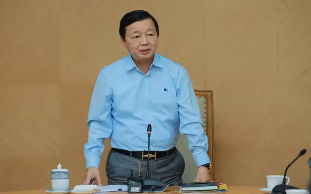 Phó Thủ tướng Trần Hồng Hà cho rằng tiếp tục hài hoà trong tiếp nhận, công nhận lẫn nhau các tiêu chuẩn, quy chuẩn kỹ thuật về đăng kiểm của các nước, các hãng xe, phù hợp với điều kiện Việt Nam. Ảnh: VGP/Minh Khôi