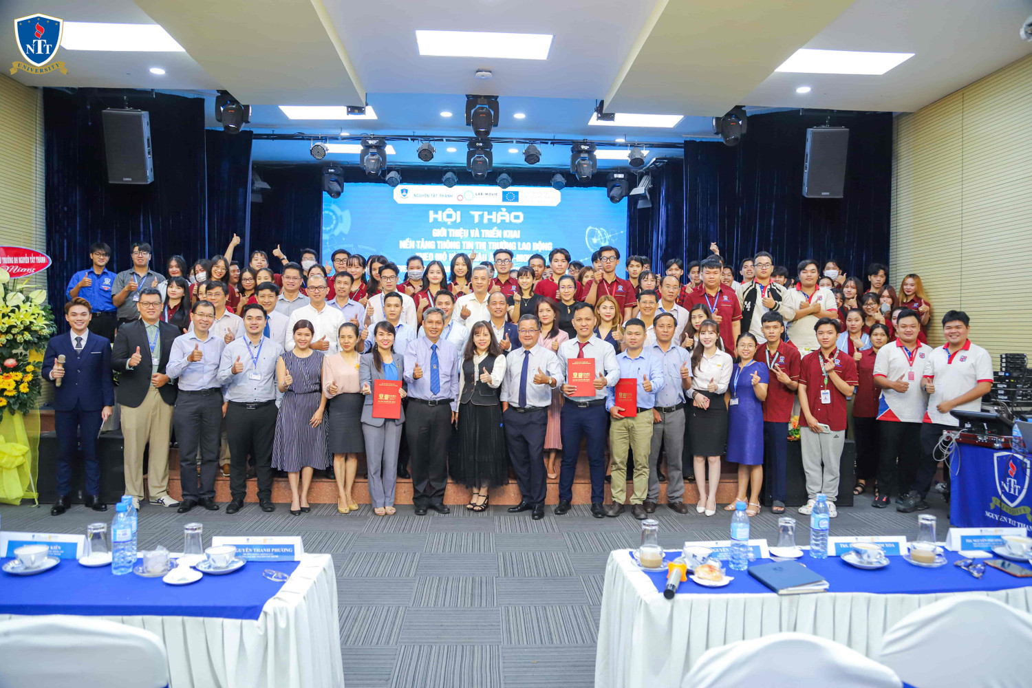 Các đại biểu dự Hội thảo Giới thiệu và triển khai nền tảng thông tin thị trường lao động theo mô hình châu Âu Lab-Movie. Các đại biểu dự Hội thảo Giới thiệu và triển khai nền tảng thông tin thị trường lao động theo mô hình châu Âu Lab-Movie.
