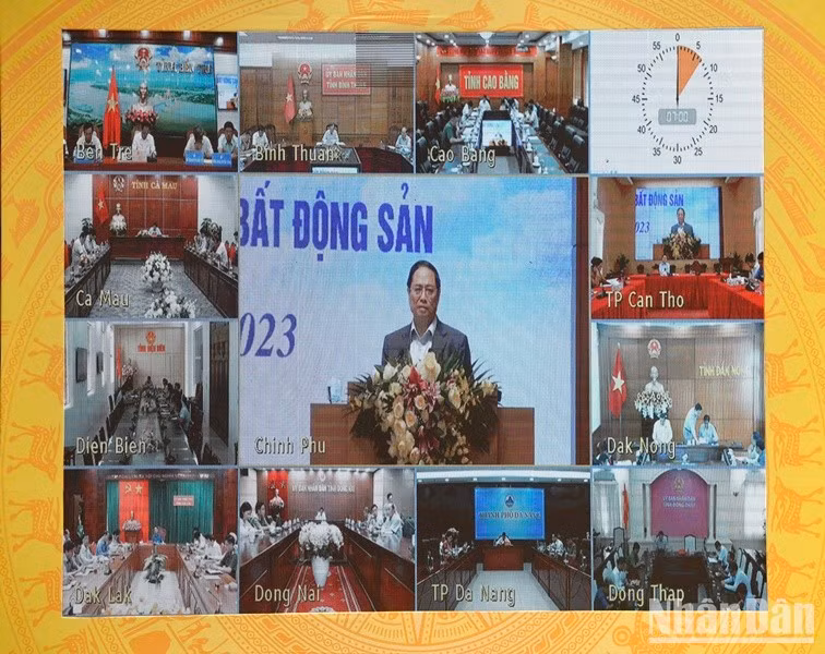 Hội nghị diễn ra dưới hình thức trực tiếp tại điểm cầu Văn phòng Chính phủ và trực tuyến đến các tỉnh, thành phố.