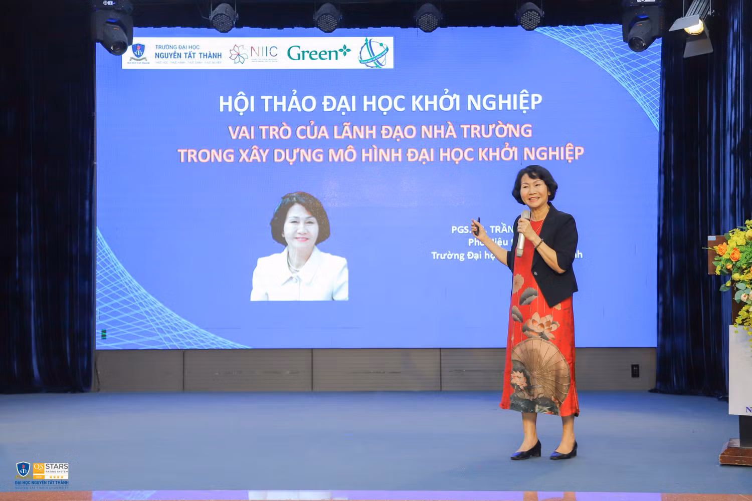 Phó Giáo sư - Tiến sĩ Trần Thị Hồng - Phó Hiệu trưởng NTTU trình bày tham luận “Vai trò của Lãnh đạo Nhà trường NTTU thúc đẩy trường đại học khởi nghiệp Đổi mới sáng tạo” Phó Giáo sư - Tiến sĩ Trần Thị Hồng - Phó Hiệu trưởng NTTU trình bày tham luận “Vai trò của Lãnh đạo Nhà trường NTTU thúc đẩy trường đại học khởi nghiệp Đổi mới sáng tạo”