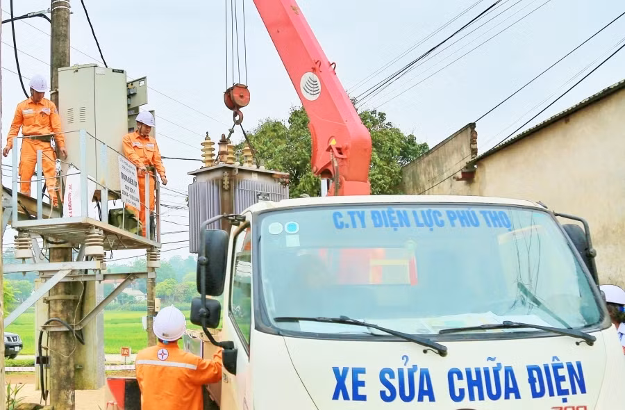 Công ty Điện lực Phú Thọ thực hiện hoán chuyển, nâng công suất MBA.