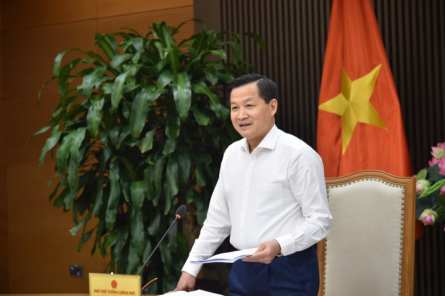 Phó Thủ tướng Lê Minh Khái: Phải thiết lập mặt bằng lãi suất huy động hợp lý thì lãi suất cho vay mới phù hợp. Doanh nghiệp phát triển ngân hàng mới phát triển. Ảnh VGP/Quang Thương