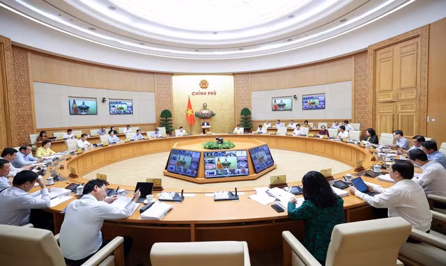 Phiên họp Chính phủ thường kỳ tháng 9/2023 được tổ chức theo hình thức trực tiếp kết hợp trực tuyến đến điểm cầu 63 địa phương. Ảnh: VGP/Nhật Bắc