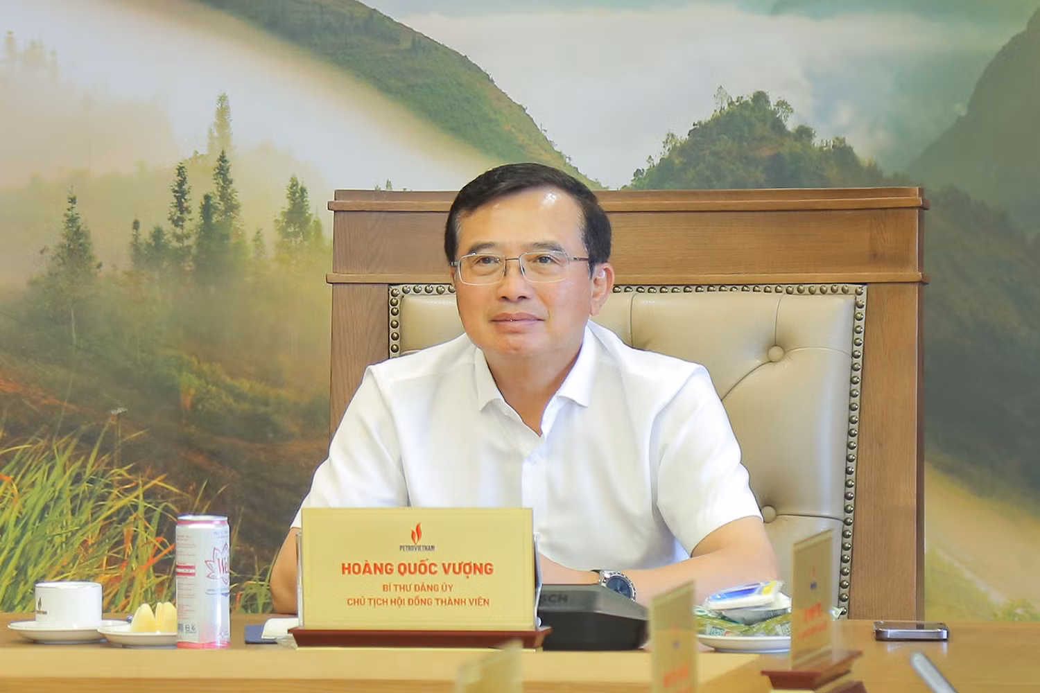 Chủ tịch Hội đồng thành viên Petrovietnam Hoàng Quốc Vượng phát biểu chỉ đạo.