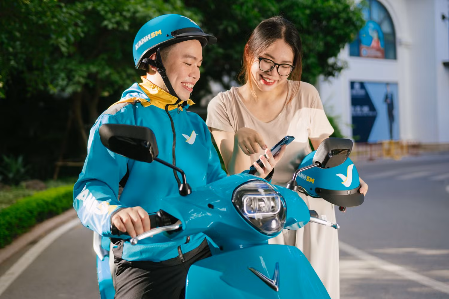 Xanh SM Bike sẽ làm hài lòng khách hàng bằng những chiếc xe điện vận hành êm ái, không tiếng ồn, không mùi xăng xe. Xanh SM Bike sẽ làm hài lòng khách hàng bằng những chiếc xe điện vận hành êm ái, không tiếng ồn, không mùi xăng xe.