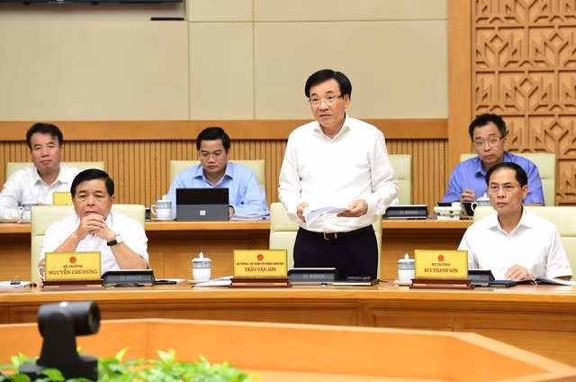 Bộ trưởng, Chủ nhiệm Văn phòng Chính phủ Trần Văn Sơn phát biểu tại phiên họp Chính phủ thường kỳ tháng 7/2023. Ảnh: VGP/Nhật Bắc Bộ trưởng, Chủ nhiệm Văn phòng Chính phủ Trần Văn Sơn phát biểu tại phiên họp Chính phủ thường kỳ tháng 7/2023. Ảnh: VGP/Nhật Bắc