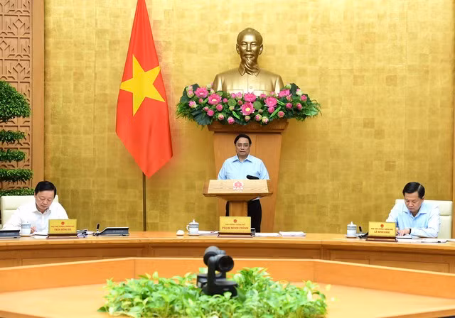 Phát biểu khai mạc phiên họp, Thủ tướng Phạm Minh Chính đề nghị các đại biểu thảo luận, phân tích kỹ, khách quan, trung thực, đánh giá toàn diện tình hình kinh tế - xã hội tháng 7 và 7 tháng vừa qua. Ảnh: VGP/Nhật Bắc Phát biểu khai mạc phiên họp, Thủ tướng Phạm Minh Chính đề nghị các đại biểu thảo luận, phân tích kỹ, khách quan, trung thực, đánh giá toàn diện tình hình kinh tế - xã hội tháng 7 và 7 tháng vừa qua. Ảnh: VGP/Nhật Bắc