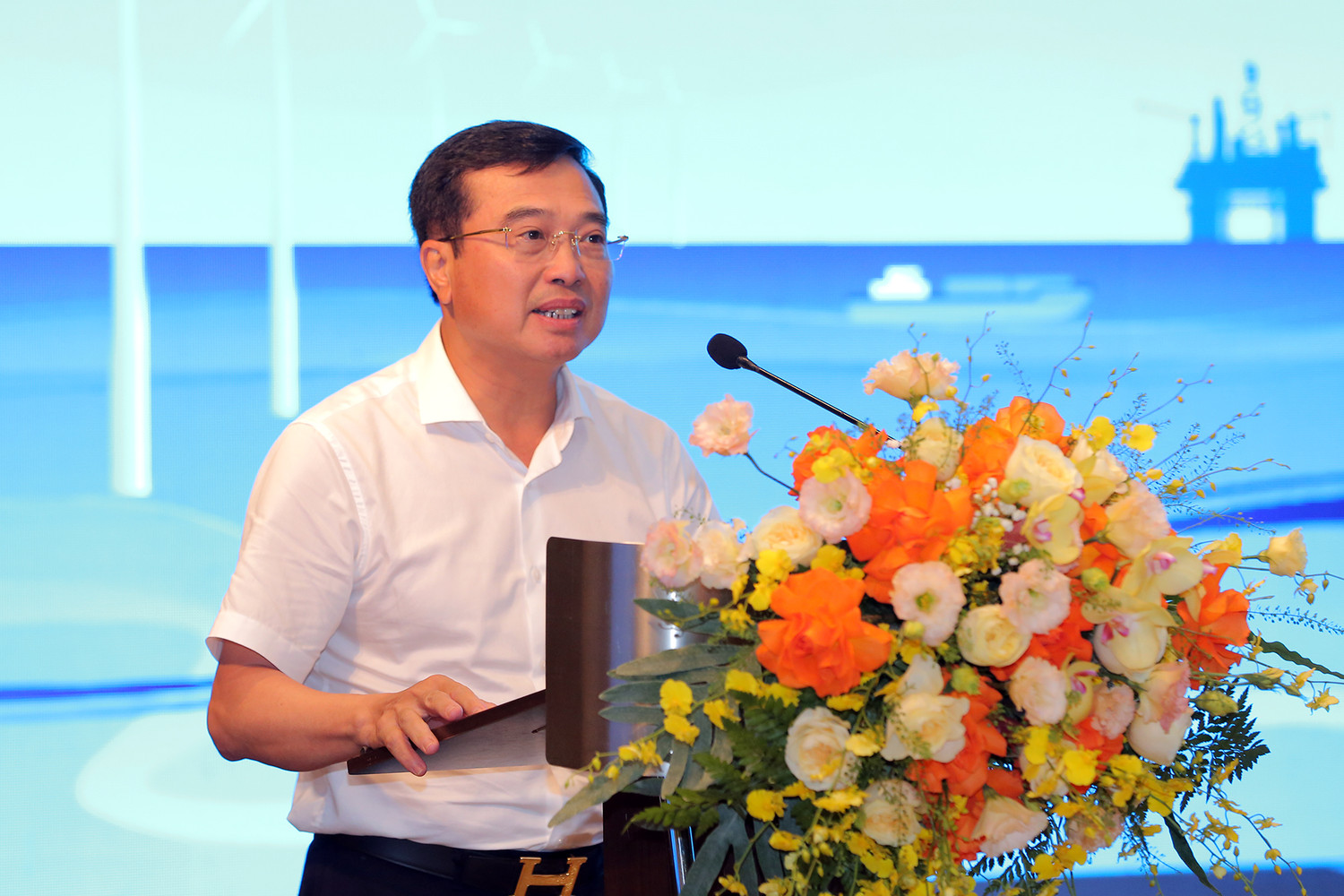Chủ tịch Hội đồng thành viên Petrovietnam Hoàng Quốc Vượng phát biểu chỉ đạo Hội nghị.