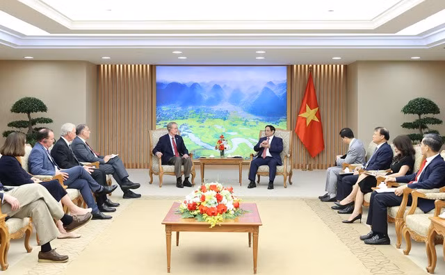 Các Thượng Nghị sĩ khẳng định ủng hộ quan điểm của Việt Nam và ASEAN trong vấn đề Biển Đông, nhấn mạnh sự cần thiết duy trì hòa bình, ổn định, tự do, an ninh, an toàn hàng hải và hàng không ở Biển Đông - Ảnh: VGP/Nhật Bắc Các Thượng Nghị sĩ khẳng định ủng hộ quan điểm của Việt Nam và ASEAN trong vấn đề Biển Đông, nhấn mạnh sự cần thiết duy trì hòa bình, ổn định, tự do, an ninh, an toàn hàng hải và hàng không ở Biển Đông - Ảnh: VGP/Nhật Bắc