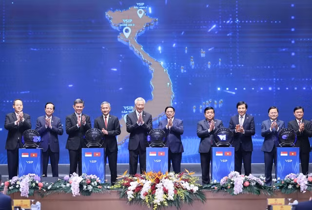 Nghi thức Khởi công các Dự án mới của VSIP gồm VSIP Cần Thơ, VSIP Bắc Ninh 2 và VSIP Nghệ An 2. Ảnh: VGP/Nhật Bắc