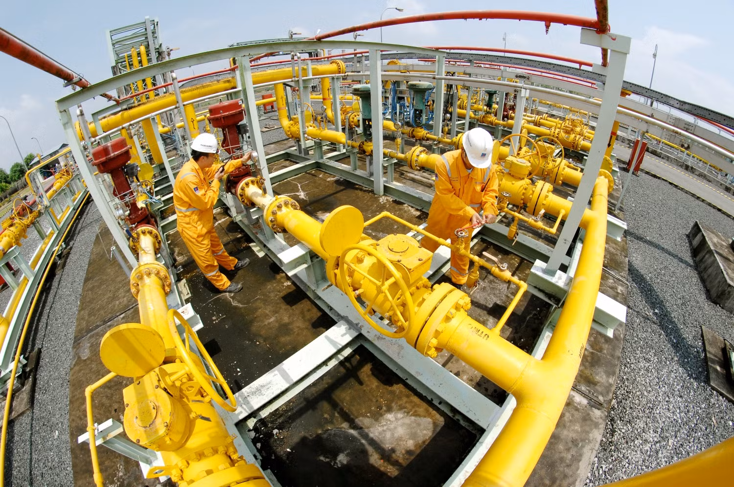 Người lao động Dầu khí làm việc ngày đêm tại Hệ thống khí PM3 - Cà Mau, đảm bảo nguồn khí duy trì ổn định, hiệu quả Người lao động Dầu khí làm việc ngày đêm tại Hệ thống khí PM3 - Cà Mau, đảm bảo nguồn khí duy trì ổn định, hiệu quả