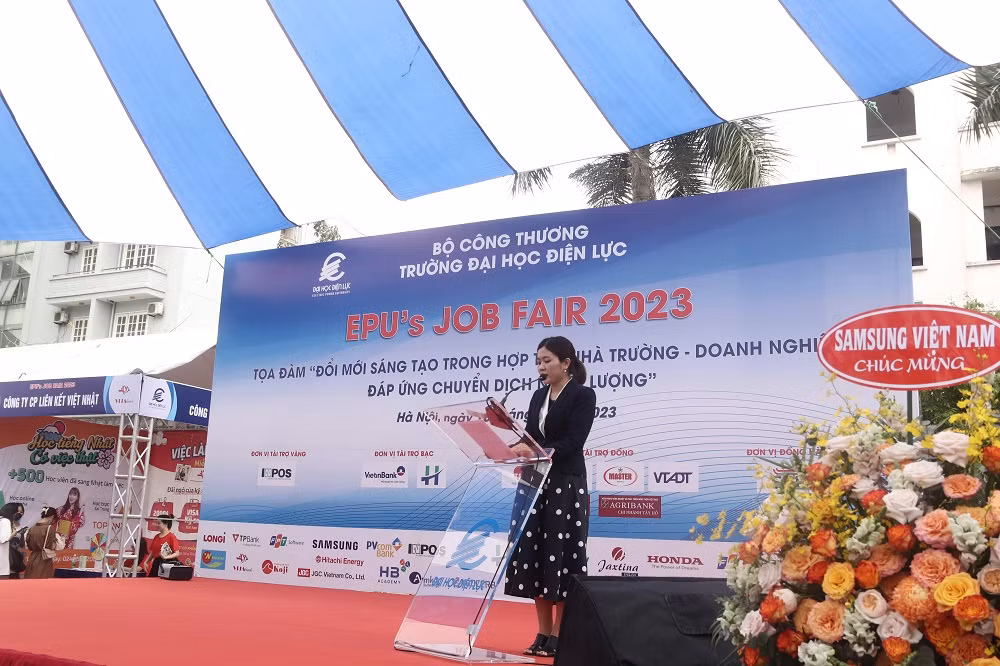 Bà Dương Thị Minh Thúy - Tổng Giám đốc Công ty trách nhiệm hữu hạn TNC Connect phát biểu tại sự kiện. Bà Dương Thị Minh Thúy - Tổng Giám đốc Công ty trách nhiệm hữu hạn TNC Connect phát biểu tại sự kiện.