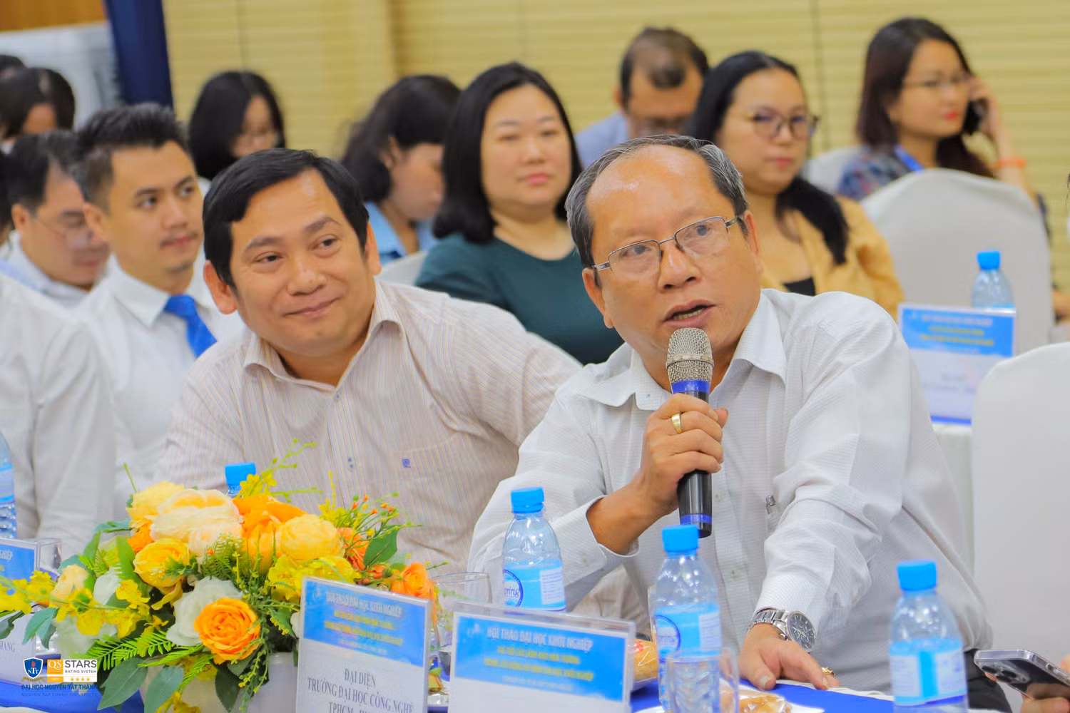 Nhiều ý kiến đóng góp trong phiên thảo luận đến từ doanh nghiệp, giảng viên và sinh viên Nhiều ý kiến đóng góp trong phiên thảo luận đến từ doanh nghiệp, giảng viên và sinh viên