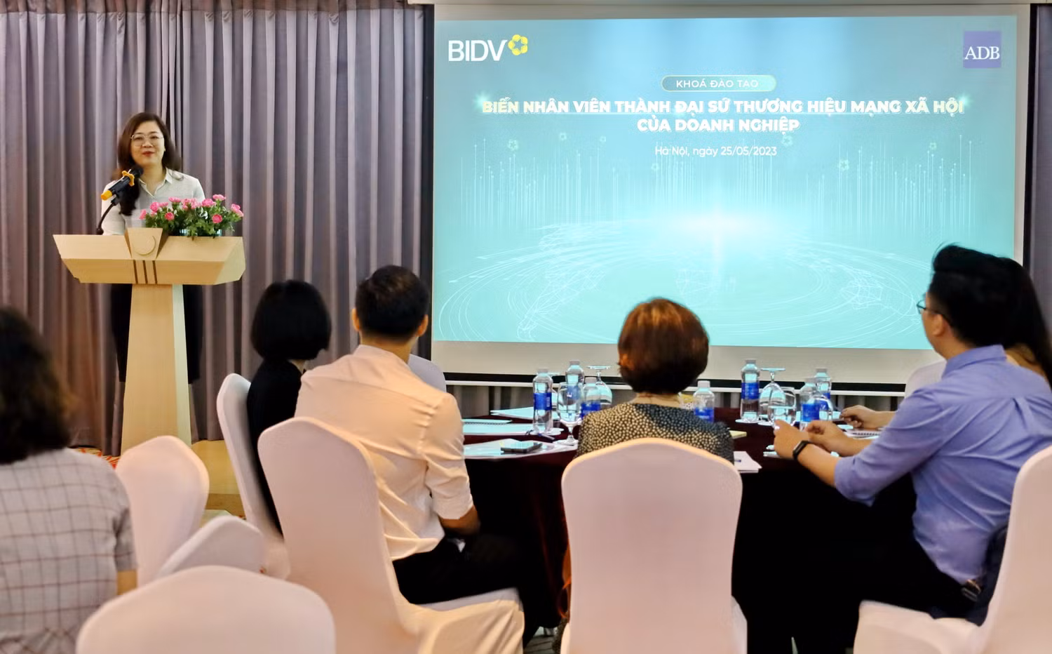 Bà Nguyễn Thị Kim Phượng - Phó Giám đốc Ban Khách hàng doanh nghiệp BIDV phát biểu tại Chương trình đào tạo