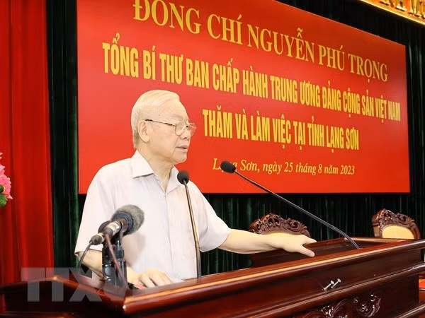 Tổng Bí thư Nguyễn Phú Trọng phát biểu tại buổi làm việc với Ban Thường vụ và lãnh đạo tỉnh Lạng Sơn. (Ảnh: Trí Dũng/TTXVN)