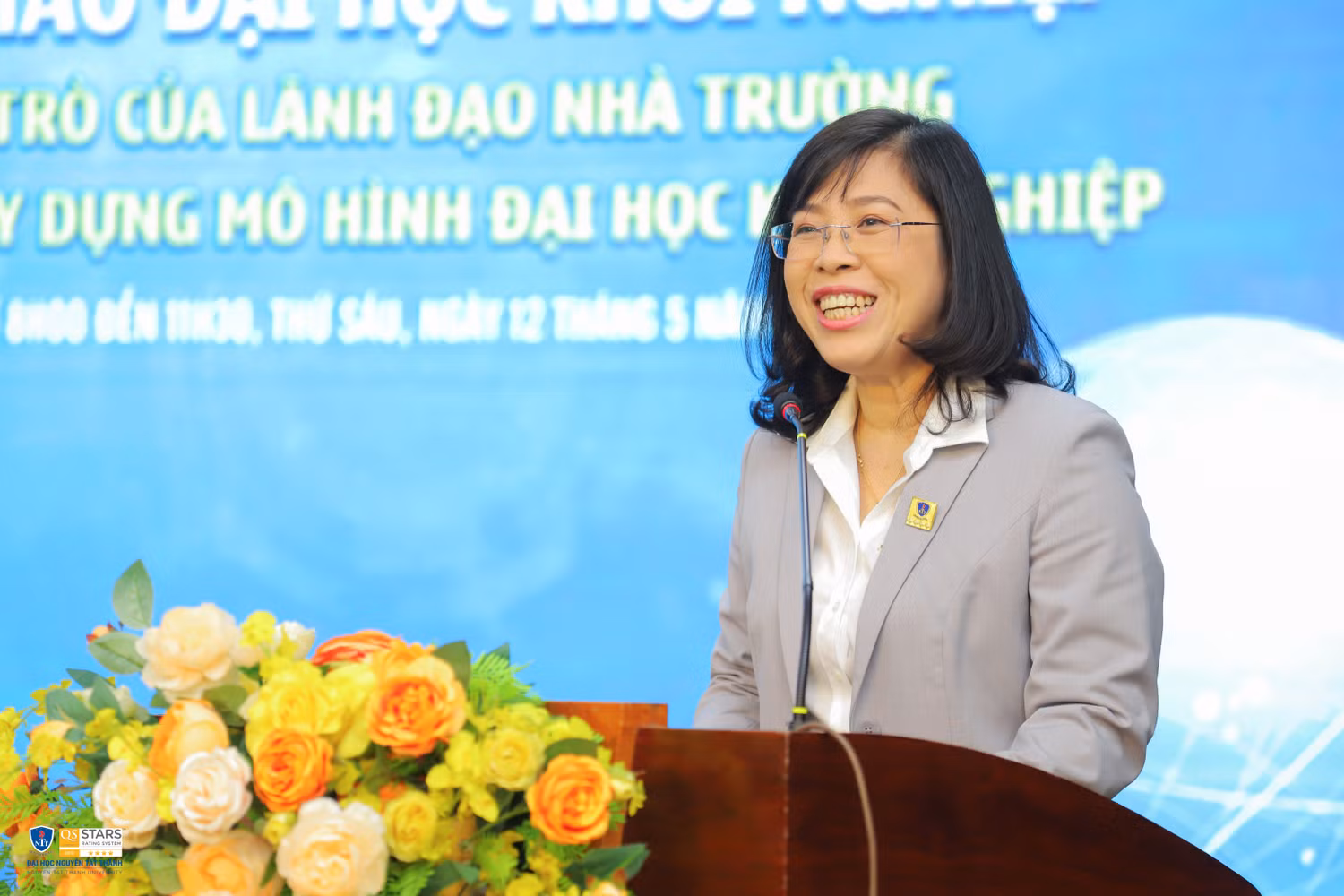 Tiến sĩ Trần Ái Cầm phát biểu tại hội thảo Tiến sĩ Trần Ái Cầm phát biểu tại hội thảo