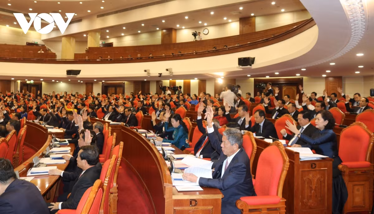 Về việc lấy phiếu tín nhiệm của Ban Chấp hành Trung ương đối với các Uỷ viên Bộ Chính trị, Uỷ viên Ban Bí thư khoá XIII, Tổng Bí thư đề nghị bảo đảm tính dân chủ, khách quan, công tâm, công khai, minh bạch trong việc lấy phiếu tín nhiệm và sử dụng kết quả lấy phiếu tín nhiệm. (Ảnh: Kim Anh) Về việc lấy phiếu tín nhiệm của Ban Chấp hành Trung ương đối với các Uỷ viên Bộ Chính trị, Uỷ viên Ban Bí thư khoá XIII, Tổng Bí thư đề nghị bảo đảm tính dân chủ, khách quan, công tâm, công khai, minh bạch trong việc lấy phiếu tín nhiệm và sử dụng kết quả lấy phiếu tín nhiệm. (Ảnh: Kim Anh)
