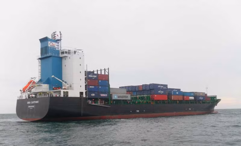 Tàu chở container thường xuyên ra vào cảng Vũng Tàu là nỗi lo thường trực của các ngư dân khi đánh cá trên vùng biển Vũng Tàu. Tàu chở container thường xuyên ra vào cảng Vũng Tàu là nỗi lo thường trực của các ngư dân khi đánh cá trên vùng biển Vũng Tàu.