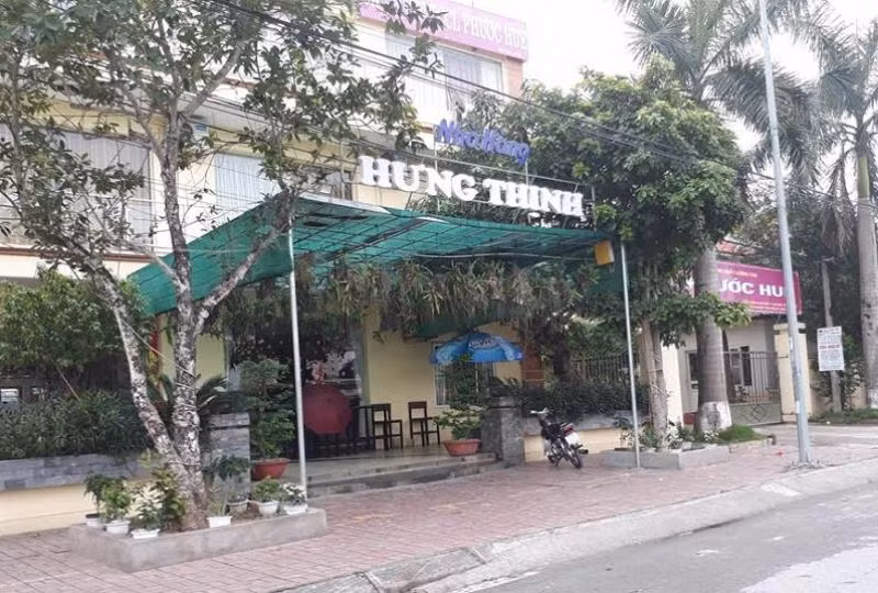 Nhà hàng, biệt thự xây trái phép trên diện tích đất trường học (ảnh LM)